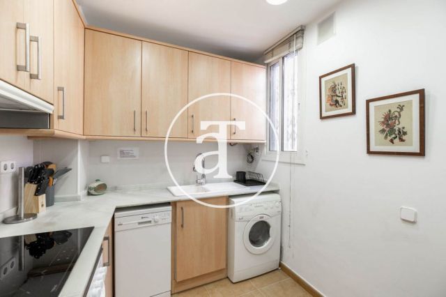 Piso de alquiler temporal de 3 habitaciones próximo al Parque de la Ciudadela 12