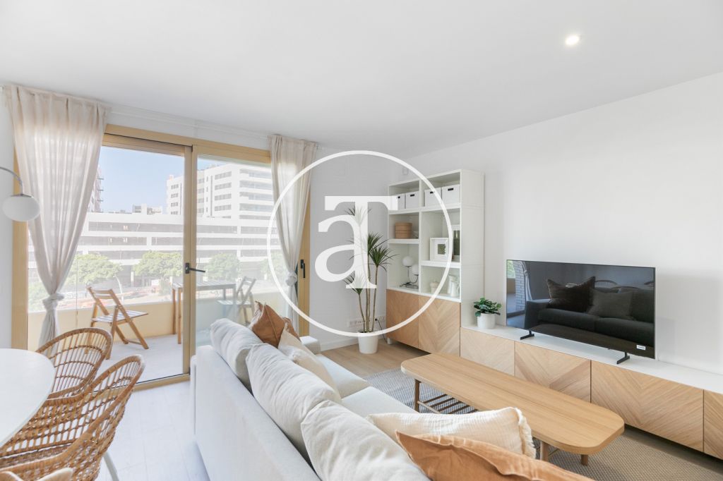 Piso de alquiler temporal de 3 habitaciones y terraza en Badalona