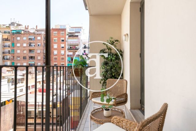 Piso de alquiler temporal de 2 habitaciones y 2 terrazas en el barrio Sagrada Familia 18