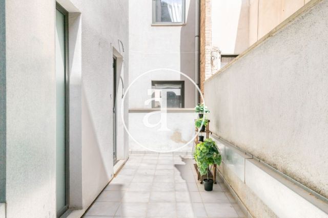 Piso de alquiler temporal de 2 habitaciones y 2 terrazas en el barrio Sagrada Familia 45