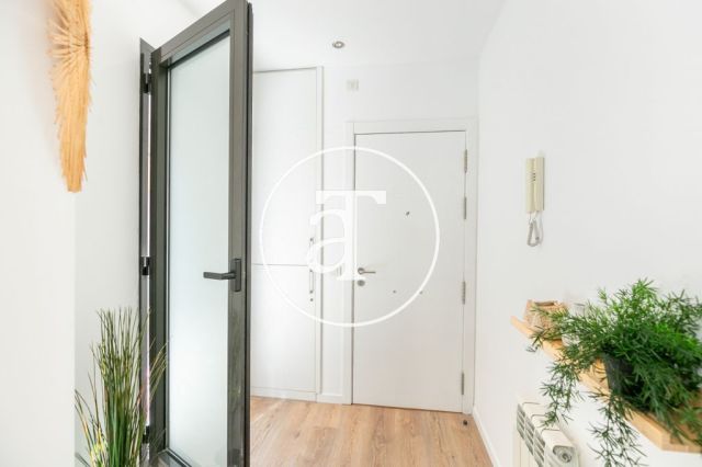 Piso de alquiler temporal de 2 habitaciones y 2 terrazas en el barrio Sagrada Familia 43