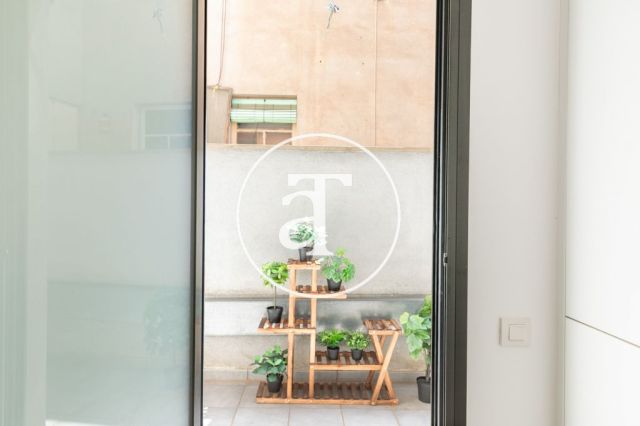 Piso de alquiler temporal de 2 habitaciones y 2 terrazas en el barrio Sagrada Familia 44