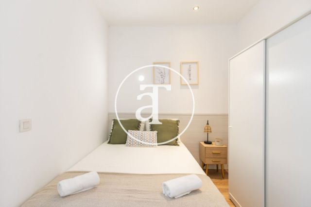Piso de alquiler temporal de 2 habitaciones y 2 terrazas en el barrio Sagrada Familia 31