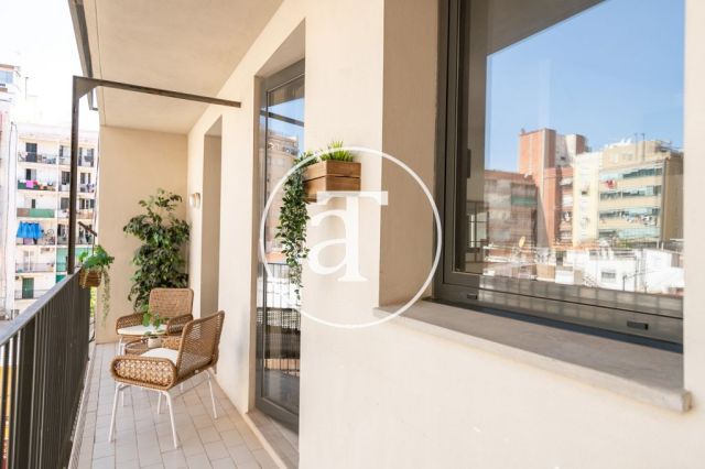 Piso de alquiler temporal de 2 habitaciones y 2 terrazas en el barrio Sagrada Familia 21