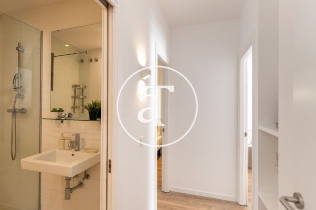 Piso de alquiler temporal de 2 habitaciones y 2 terrazas en el barrio Sagrada Familia 37