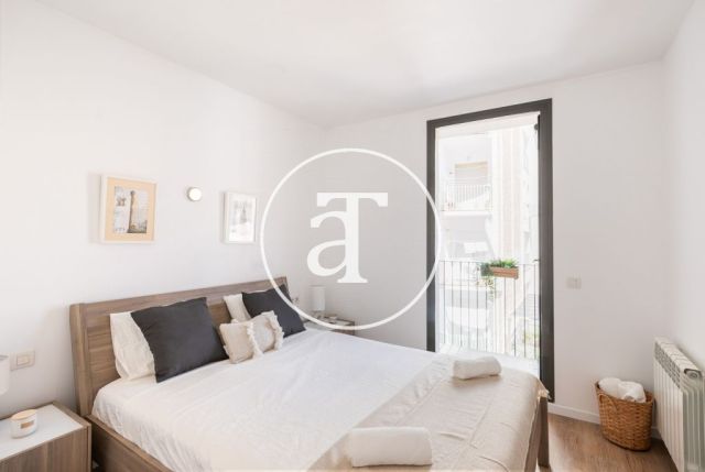 Piso de alquiler temporal de 2 habitaciones y 2 terrazas en el barrio Sagrada Familia 26