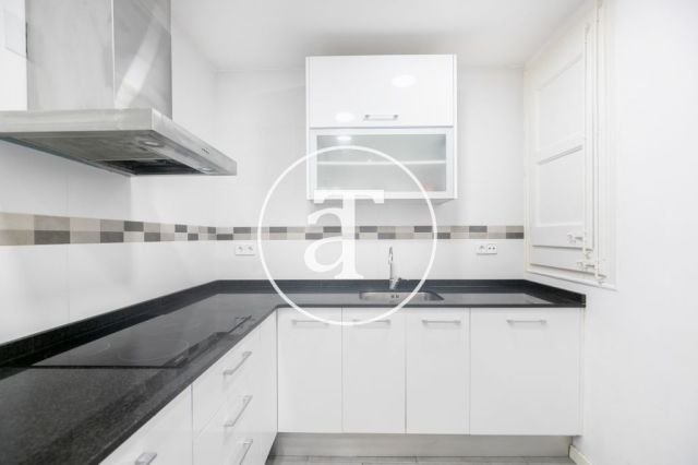 Luminoso apartamento de 3 habitaciones en Eixample Esquerra 4