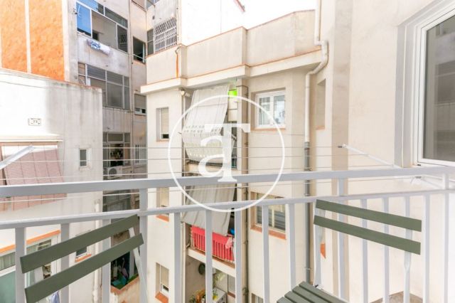 Piso de alquiler temporal de 3 habitaciones en El Poble -Sec 32