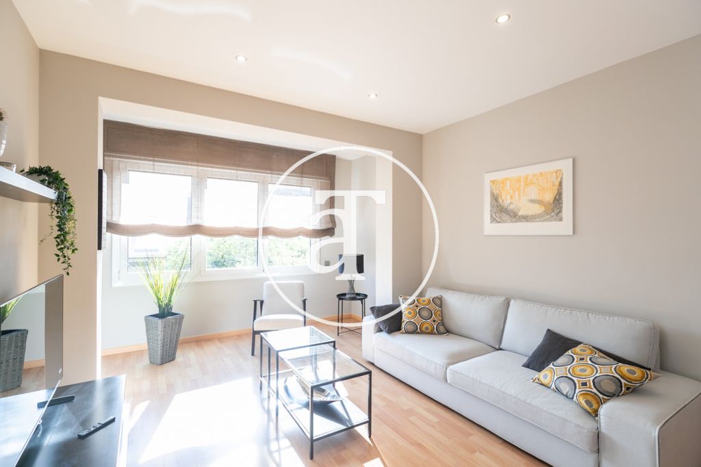 Piso de alquiler temporal de 3 habitaciones al lado del Hospital Clinic