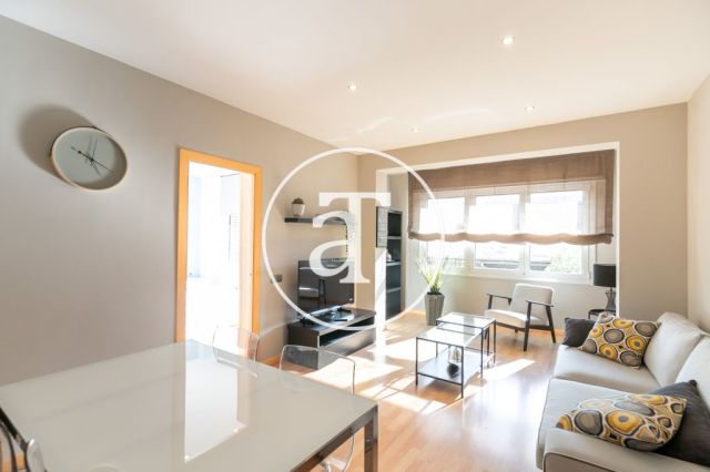 Monthly rental apartment with 3 bedroom next to the Hospital Clinic 2
