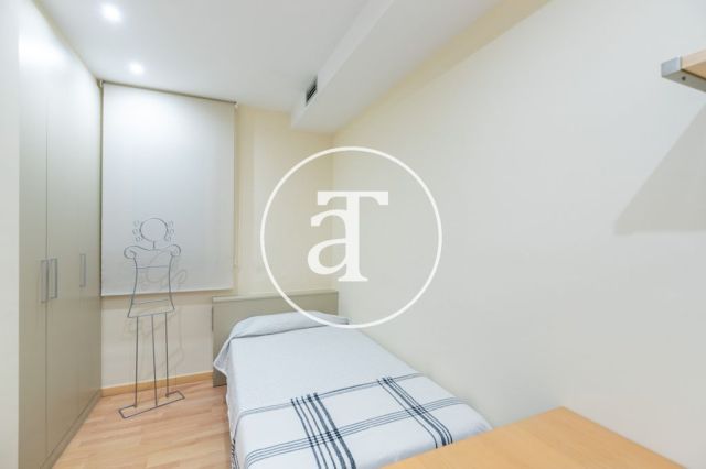 Monthly rental apartment with 3 bedroom next to the Hospital Clinic 21