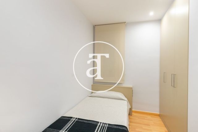 Monthly rental apartment with 3 bedroom next to the Hospital Clinic 24