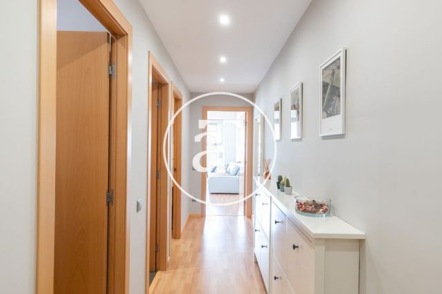 Monthly rental apartment with 3 bedroom next to the Hospital Clinic 27