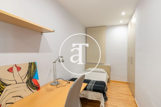 Monthly rental apartment with 3 bedroom next to the Hospital Clinic 23