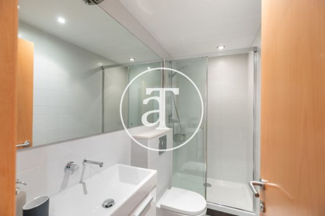 Monthly rental apartment with 3 bedroom next to the Hospital Clinic 22