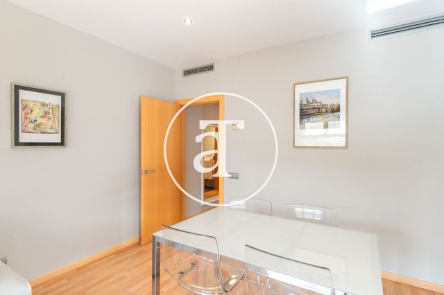 Monthly rental apartment with 3 bedroom next to the Hospital Clinic 12