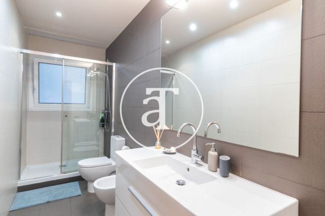 Monthly rental apartment with 3 bedroom next to the Hospital Clinic 26