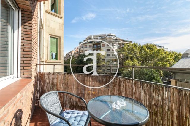 Monthly rental apartment with 3 bedroom next to the Hospital Clinic 17