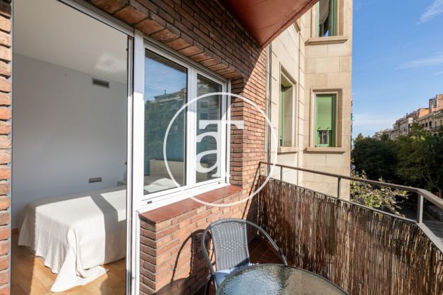 Monthly rental apartment with 3 bedroom next to the Hospital Clinic 16