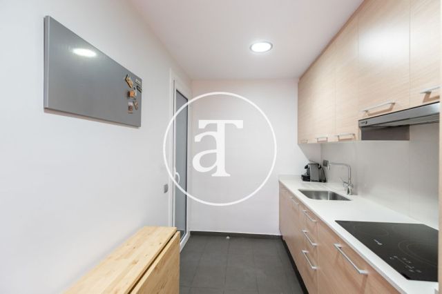 Monthly rental apartment with 3 bedroom next to the Hospital Clinic 9