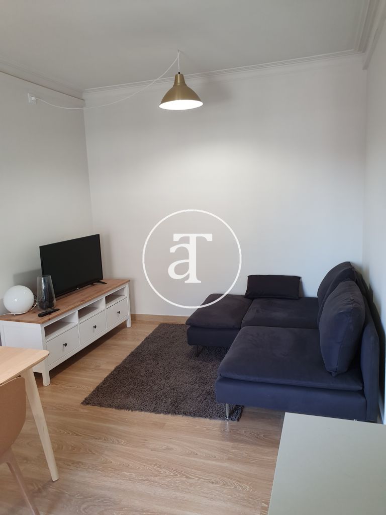 Comfortable and bright furnished apartment in Eixample Dreta 1