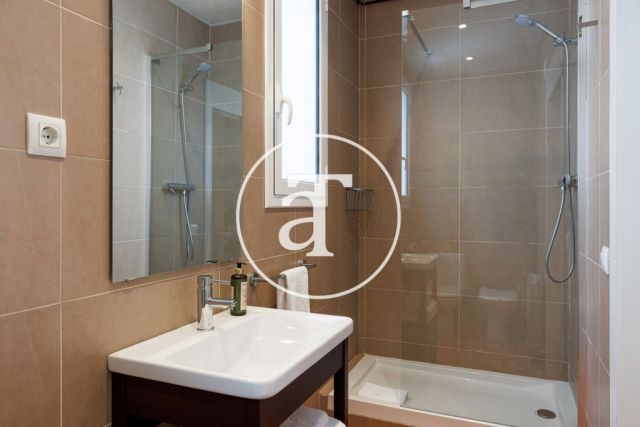 Location temporaire d'un appartement de 2 chambres à Eixample 25