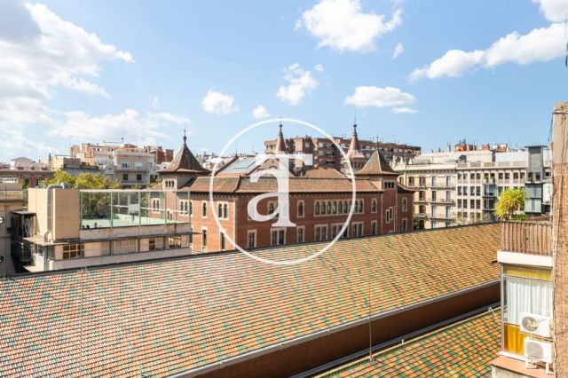 Ático de alquiler temporal de 2 habitaciones y terraza en Eixample 5