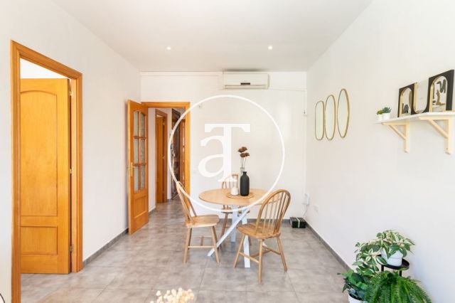 Ático de alquiler temporal de 2 habitaciones y terraza en Eixample 10