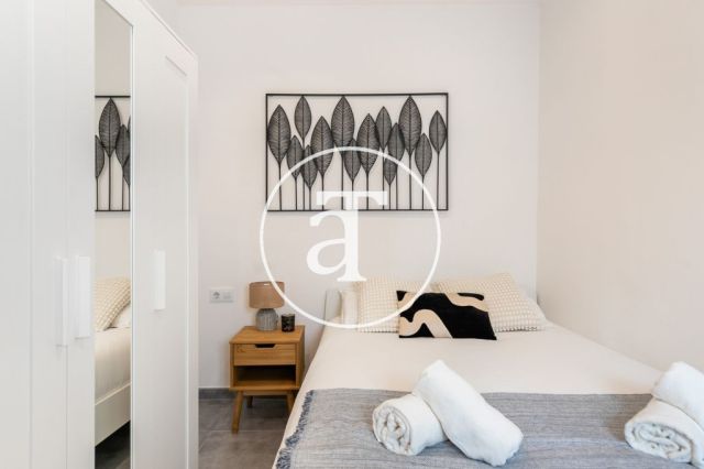 Ático de alquiler temporal de 2 habitaciones y terraza en Eixample 23