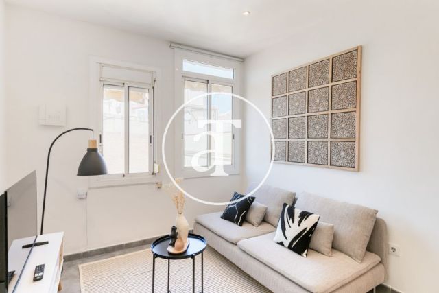 Ático de alquiler temporal de 2 habitaciones y terraza en Eixample 13