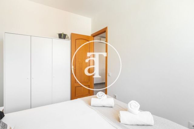 Ático de alquiler temporal de 2 habitaciones y terraza en Eixample 20