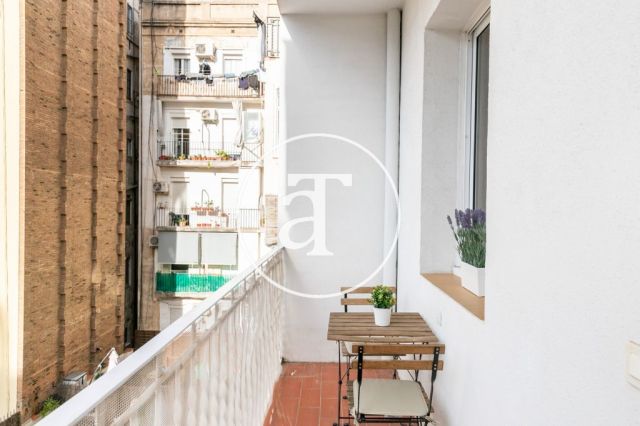 Monthly rental apartment with 2 double bedrooms near Hospital Clínic 9