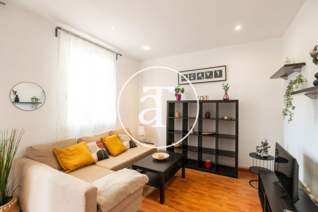 Monthly rental apartment with 2 double bedrooms near Hospital Clínic