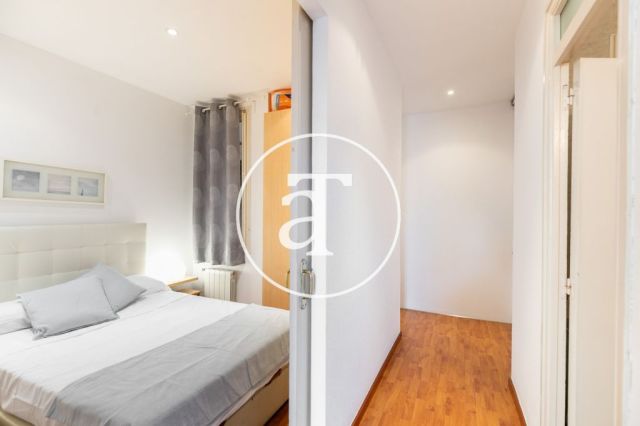Monthly rental apartment with 2 double bedrooms near Hospital Clínic 20