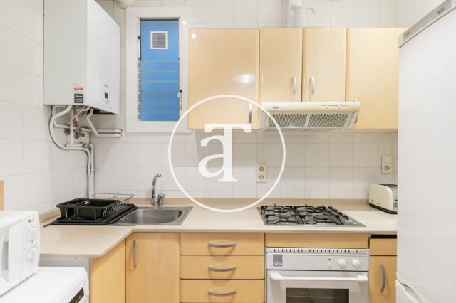Monthly rental apartment with 2 double bedrooms near Hospital Clínic 15