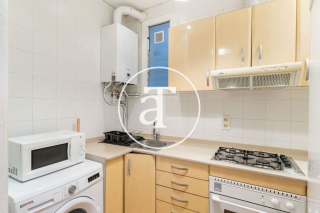 Monthly rental apartment with 2 double bedrooms near Hospital Clínic 14