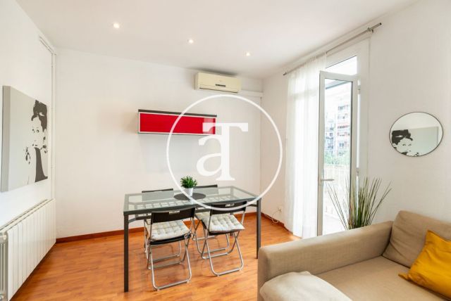 Monthly rental apartment with 2 double bedrooms near Hospital Clínic 3