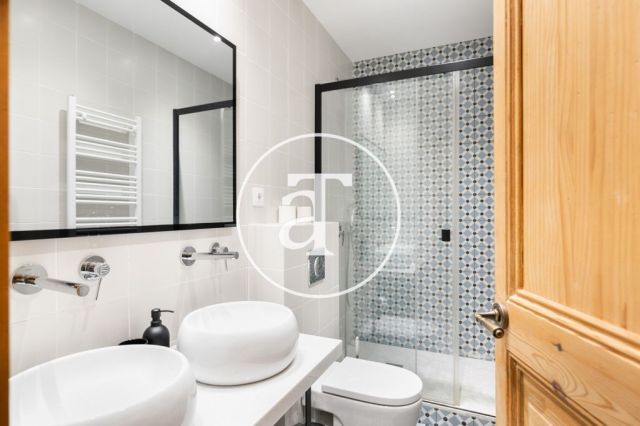 Appartement de 2 chambres à louer temporairement à Ciutat Vella 21