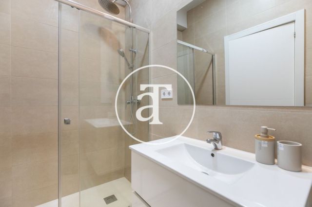 Appartement en location temporaire avec 2 chambres, balcon et terrasse, à deux pas des Ramblas et du Mercat de la Boqueria 23