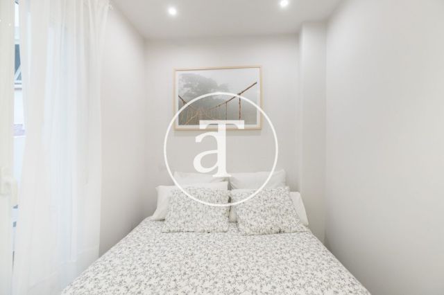 Appartement en location temporaire avec 2 chambres, balcon et terrasse, à deux pas des Ramblas et du Mercat de la Boqueria 26