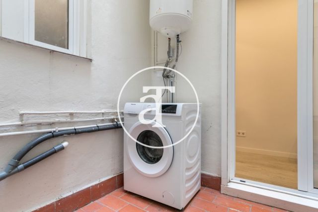 Appartement en location temporaire avec 2 chambres, balcon et terrasse, à deux pas des Ramblas et du Mercat de la Boqueria 28