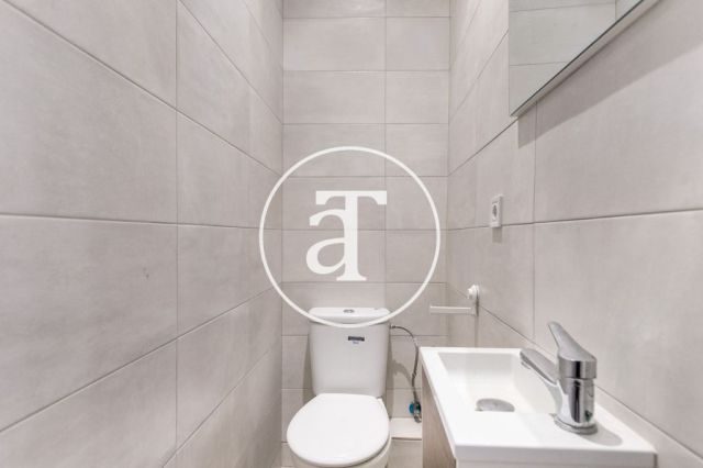 Appartement en location temporaire avec 2 chambres, balcon et terrasse, à deux pas des Ramblas et du Mercat de la Boqueria 13