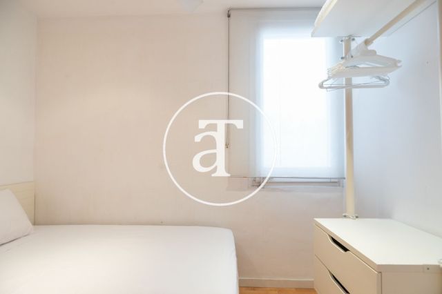 Bright furnished apartment in Provença street 16