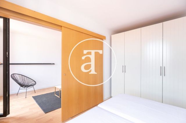 Bright furnished apartment in Provença street 13