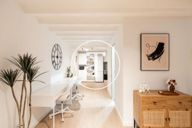 Piso de alquiler temporal de 1 habitación y 1 baño en Ciutat Vella 8