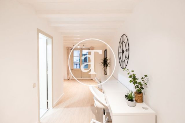 Piso de alquiler temporal de 1 habitación y 1 baño en Ciutat Vella 13