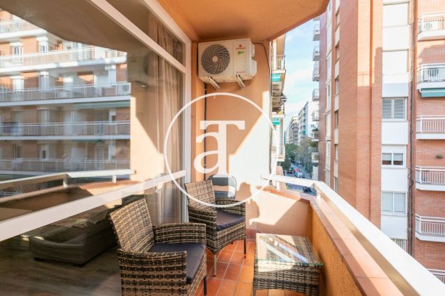 Location temporaire studio avec terrasse près de L'Illa Diagonal 6