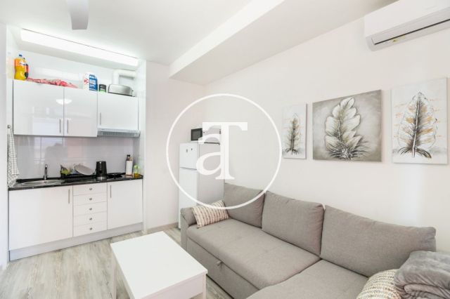 Location temporaire studio avec terrasse près de L'Illa Diagonal 3