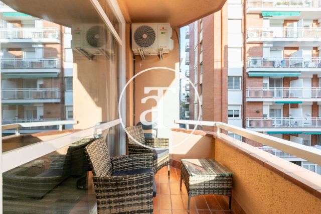 Location temporaire studio avec terrasse près de L'Illa Diagonal 5