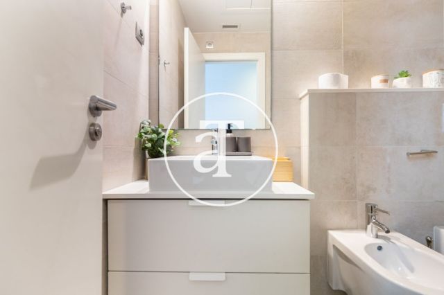Appartement de 2 chambres à louer temporairement avec balcon et piscine dans le quartier gothique 19